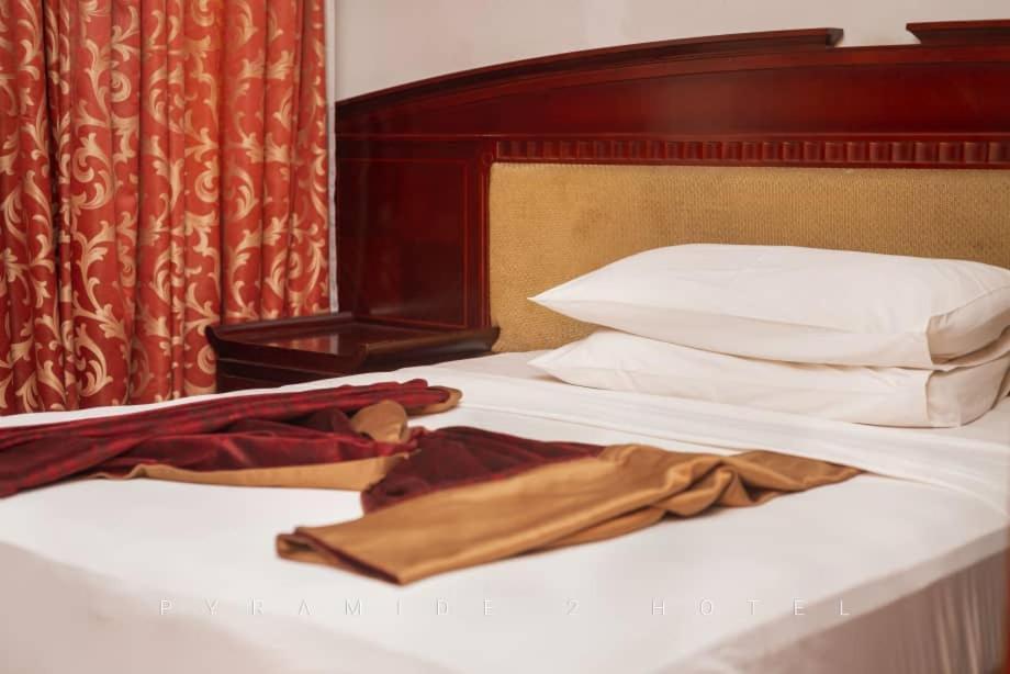 Pyramide II Hotell Kinshasa Eksteriør bilde