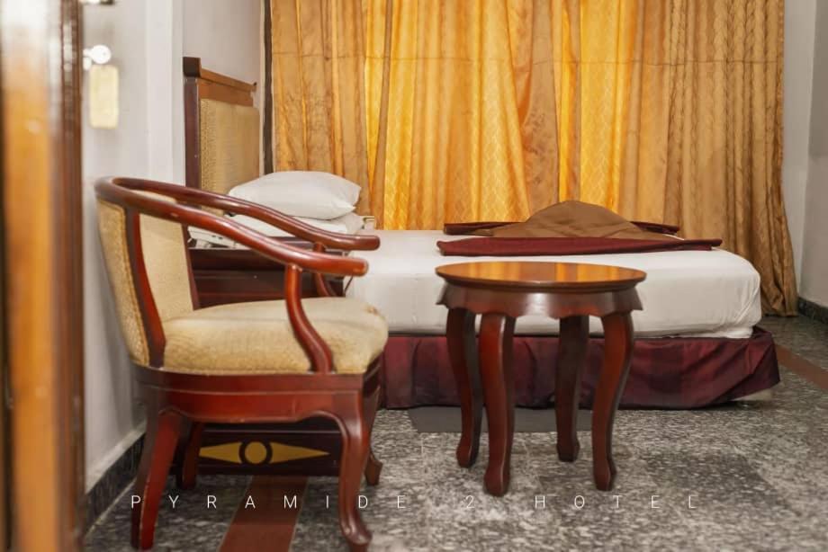 Pyramide II Hotell Kinshasa Eksteriør bilde