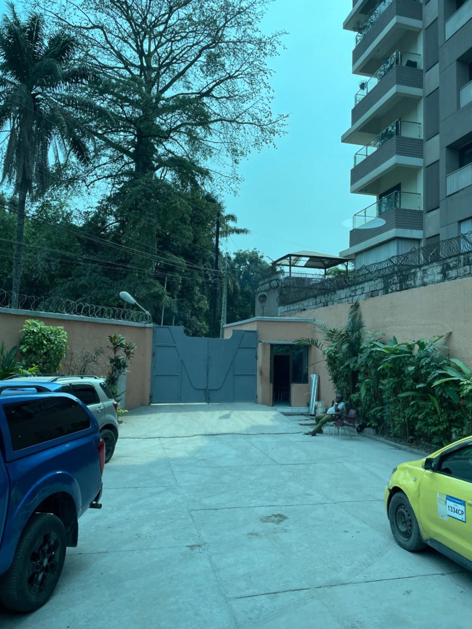 Pyramide II Hotell Kinshasa Eksteriør bilde